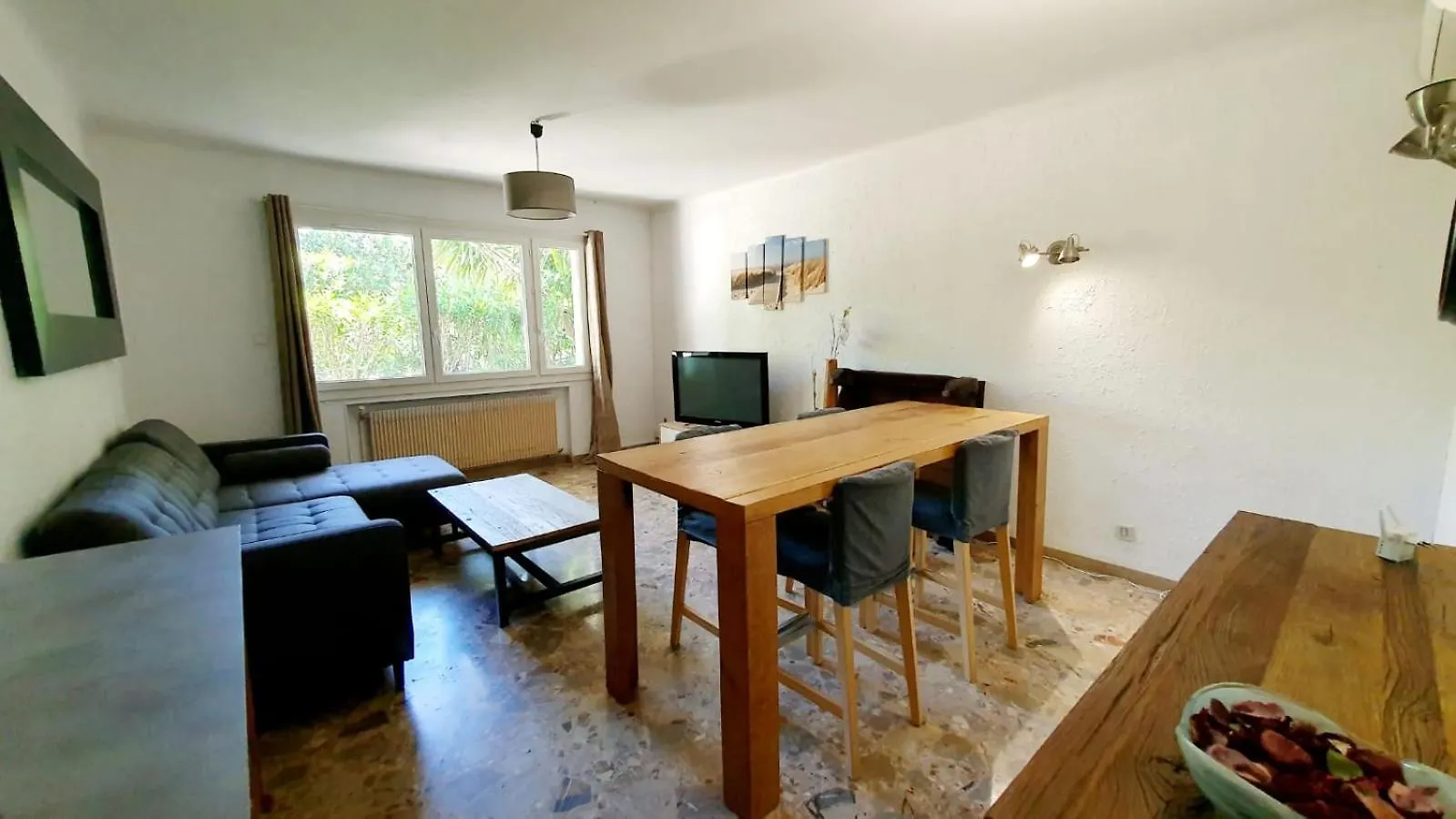 Bas De Villa Avec Piscine Marseille 0*,  France