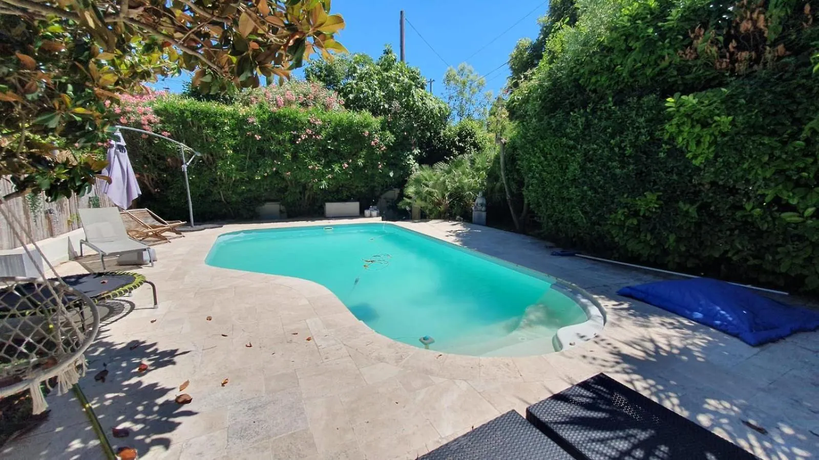 Bas De Villa Avec Piscine Marseille