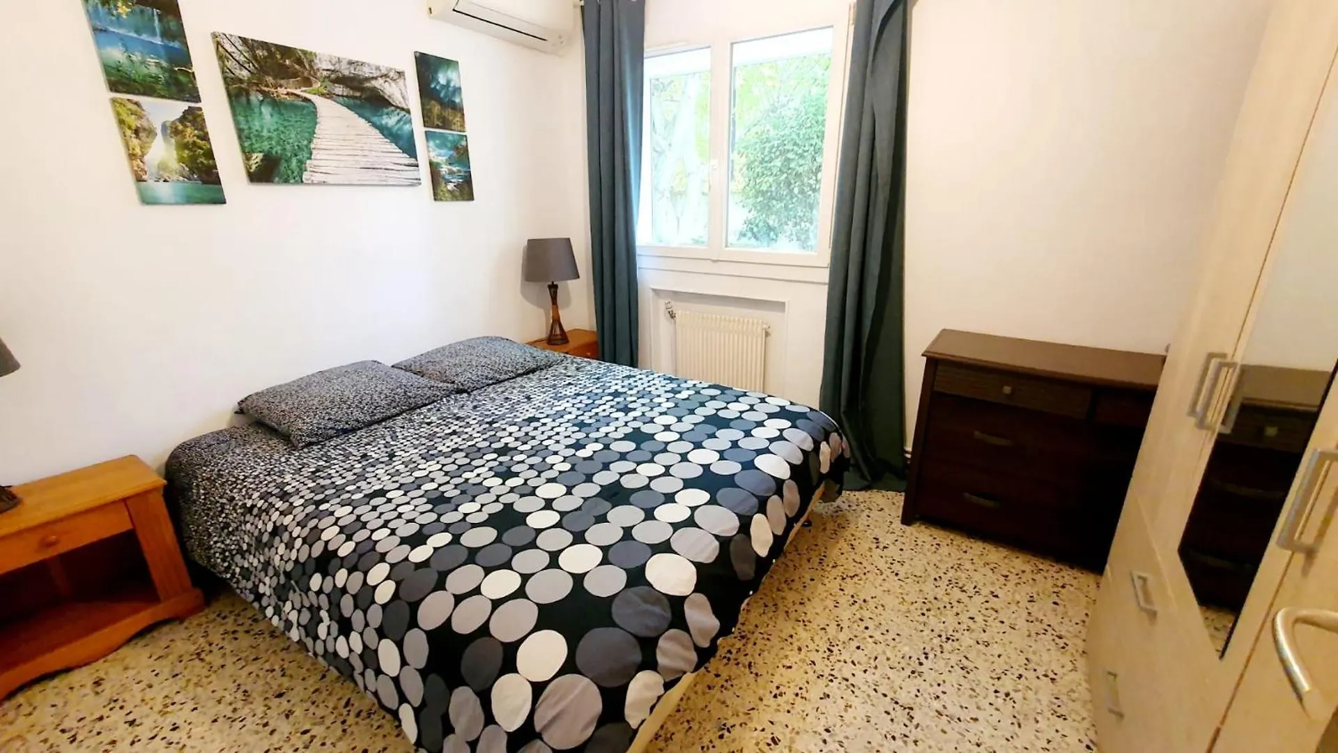 Séjour chez l'habitant Bas De Villa Avec Piscine Marseille France