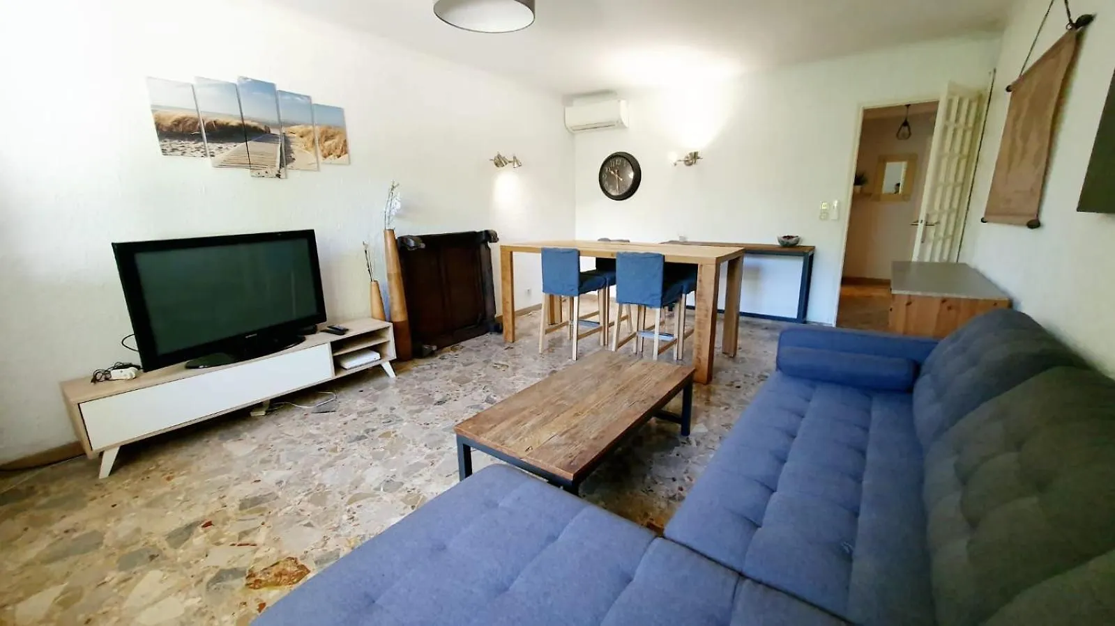 Bas De Villa Avec Piscine contacts